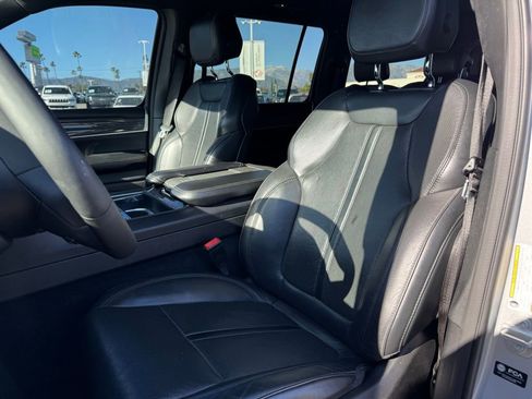 Used 2022 Jeep Wagoneer Series II image 5