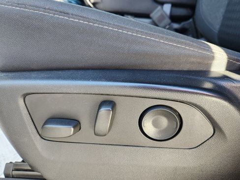 Used 2024 Chevrolet Silverado 2500 Custom w/ Custom Value Package image 35