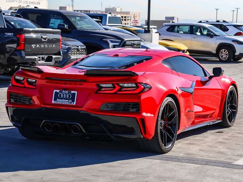 Used 2025 Chevrolet Corvette Z06 image 4