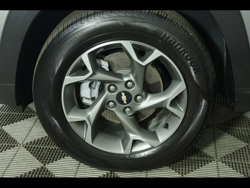 Used 2025 Chevrolet Trax LT w/ Driver Confidence Package FWD image 6