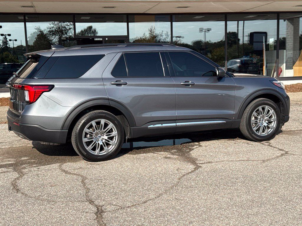 Used 2025 Ford Explorer Active w/ Active Comfort Package AWD/4WD image 17