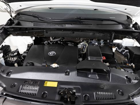Used 2019 Toyota Highlander Limited Platinum AWD/4WD image 47