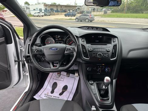 Used 2016 Ford Focus ST image 21