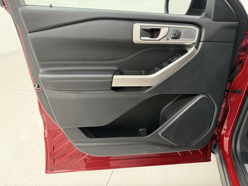 Used 2023 Ford Explorer Limited w/ Equipment Group 301A image 13