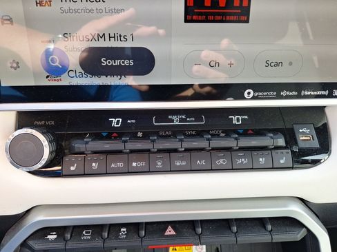 Used 2024 Toyota Sequoia Capstone image 27