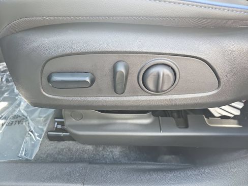 Used 2024 Buick Envista Sport Touring w/ Convenience I Package FWD image 34