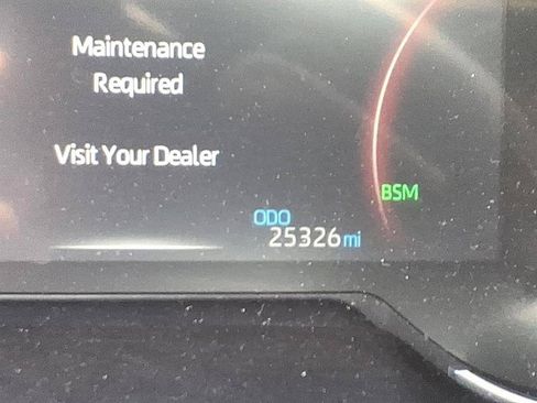 Used 2024 Toyota RAV4 XLE AWD/4WD image 30