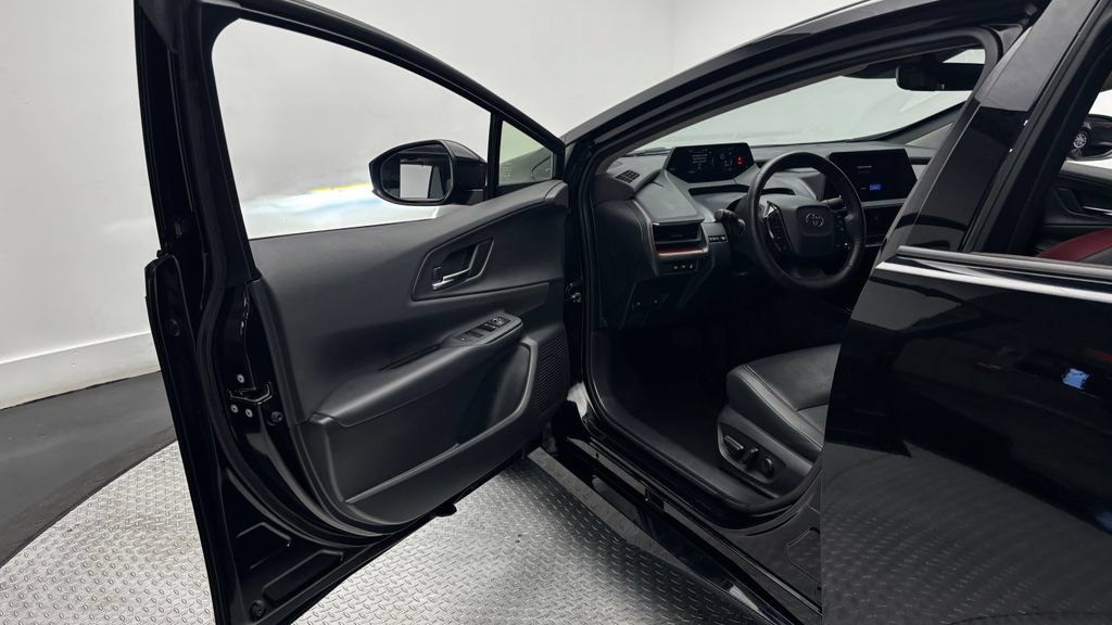 Used 2023 Toyota Prius Prime FWD image 14