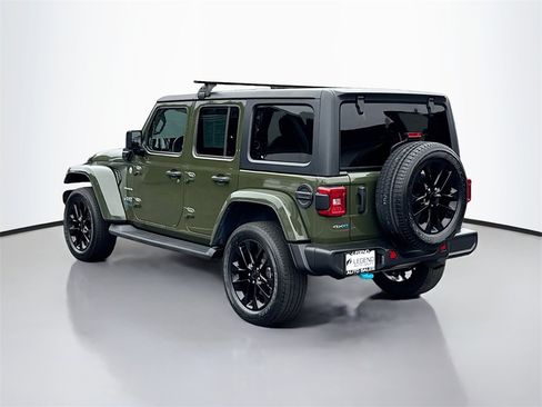 Used 2022 Jeep Wrangler Unlimited Sahara image 9