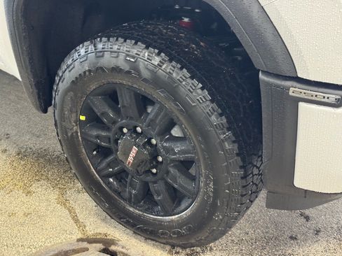 New 2026 GMC Sierra 2500 AT4 image 4