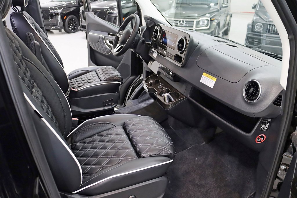 Used 2024 Mercedes-Benz Sprinter 3500 image 27