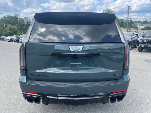 Used 2025 Cadillac Escalade V AWD/4WD image 5
