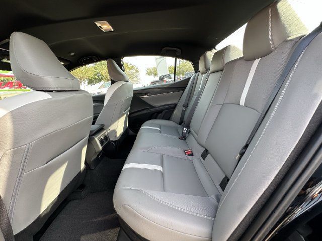 Used 2025 Toyota Camry SE w/ Convenience Package FWD image 26