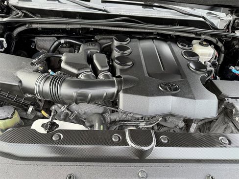 Used 2020 Toyota 4Runner Venture image 10