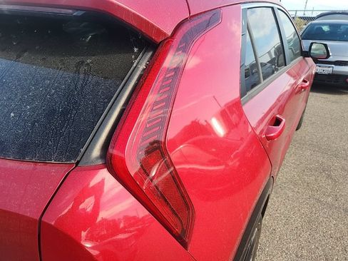 Certified 2023 Kia Niro Wind FWD image 13