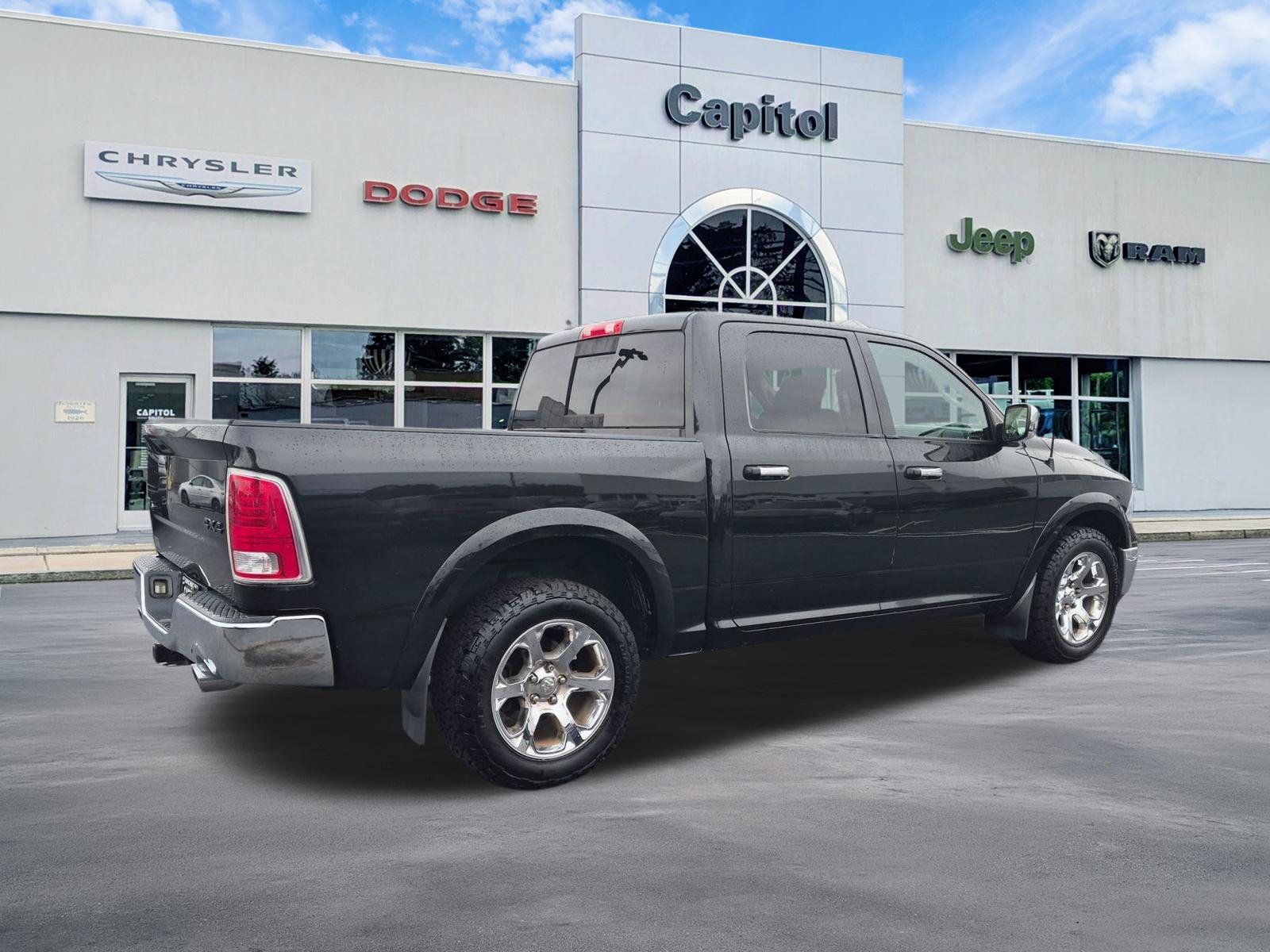 Used 2016 RAM 1500 Laramie AWD/4WD image 3