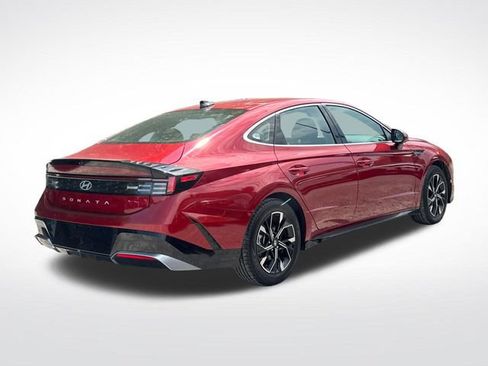 Used 2025 Hyundai Sonata SEL FWD image 6