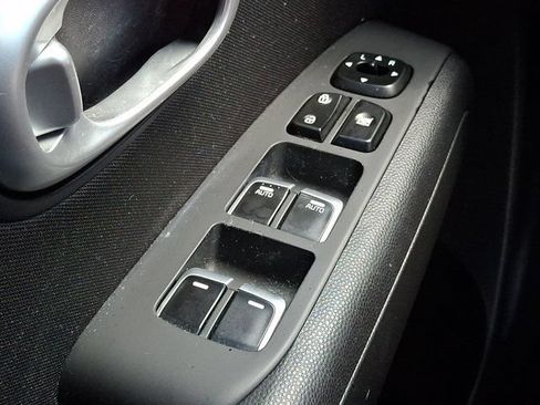 Used 2019 Kia Soul + FWD image 28