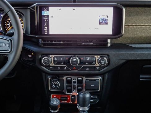 New 2026 Jeep Gladiator Sport image 16