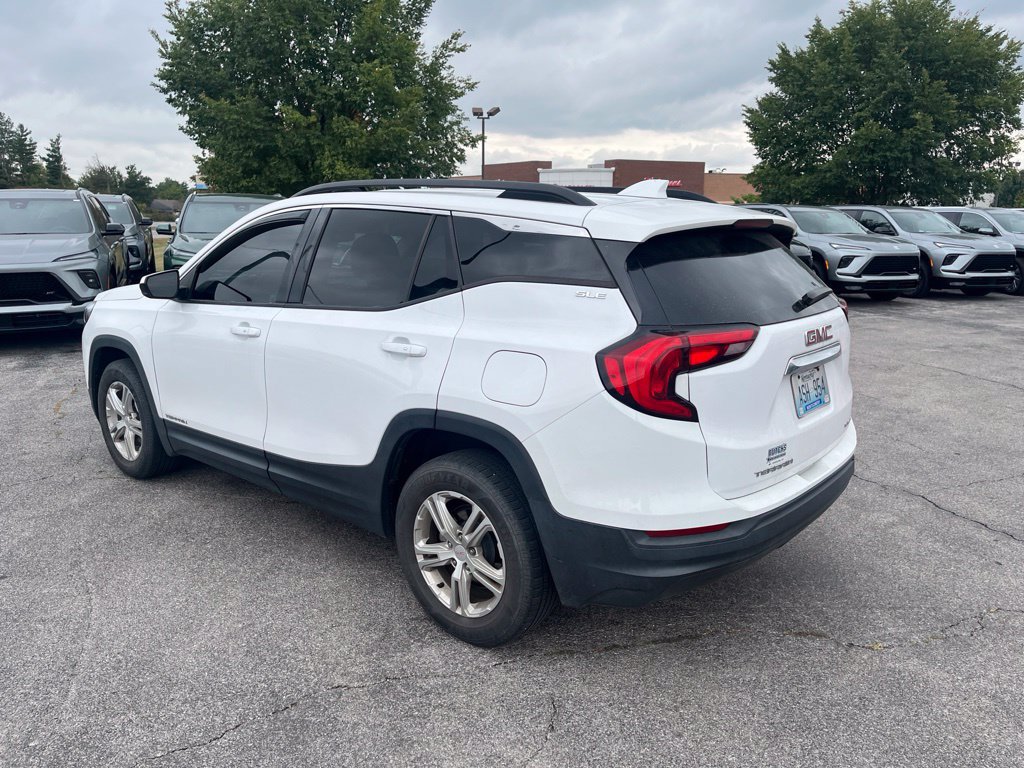 Used 2018 GMC Terrain SLE w/ Driver Convenience Package AWD/4WD image 4