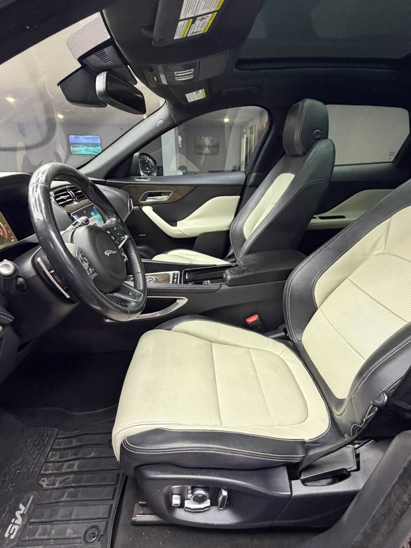Used 2018 Jaguar F-PACE R-Sport AWD/4WD image 13