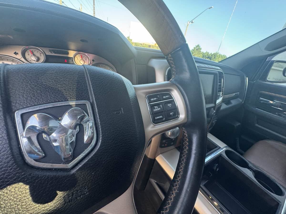 Used 2015 RAM 1500 Laramie Longhorn w/ Convenience Group AWD/4WD image 18