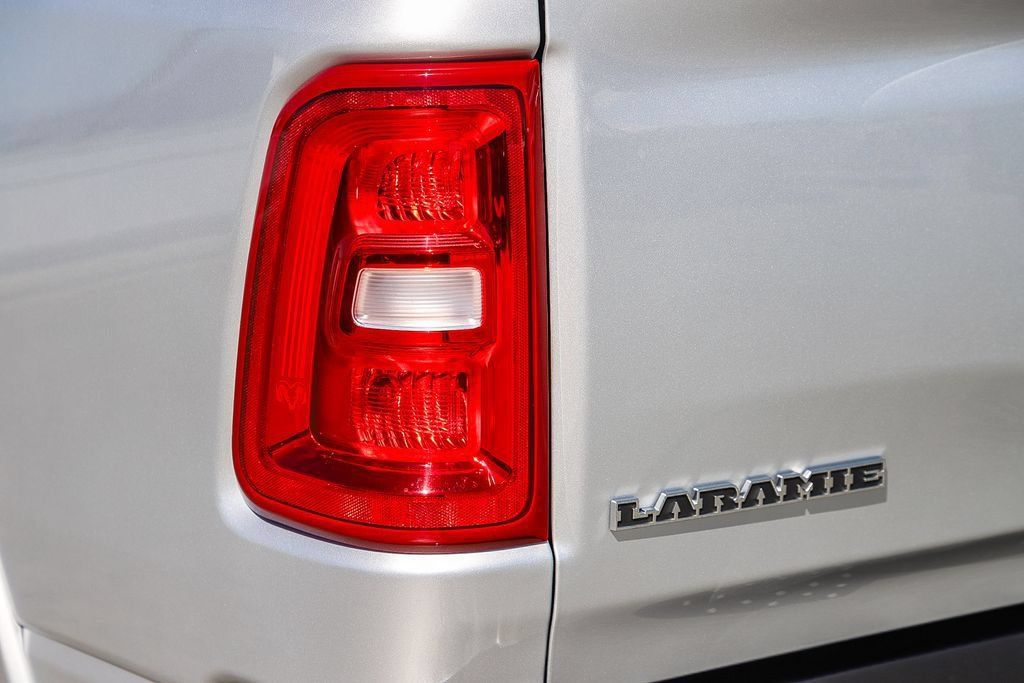 New 2026 RAM 1500 Laramie AWD/4WD image 10