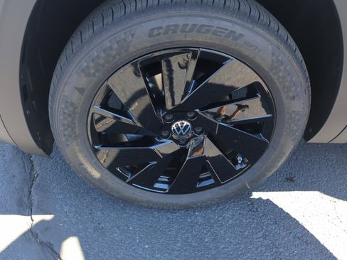 New 2026 Volkswagen Atlas Cross Sport SE image 25