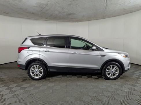 Used 2019 Ford Escape SE image 6