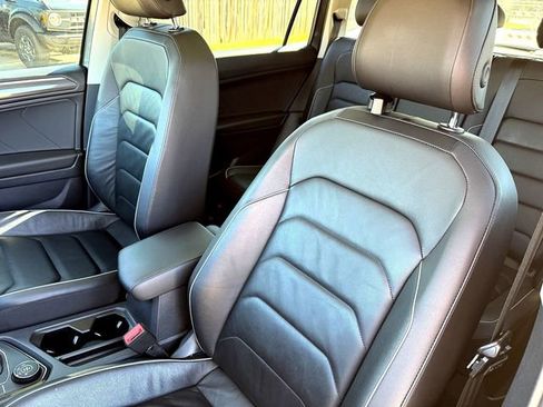 Used 2019 Volkswagen Tiguan SEL Premium image 10