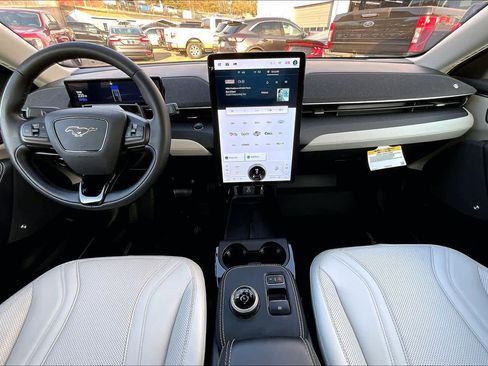 Used 2023 Ford Mustang Mach-E Premium image 15