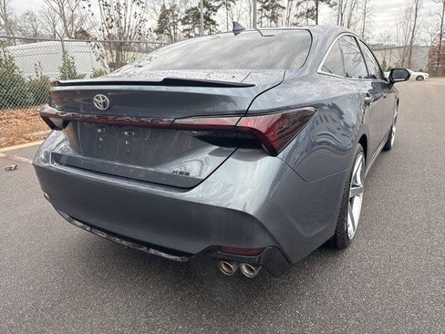 Used 2019 Toyota Avalon XSE image 5