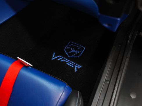 Used 1998 Dodge Viper GTS image 30