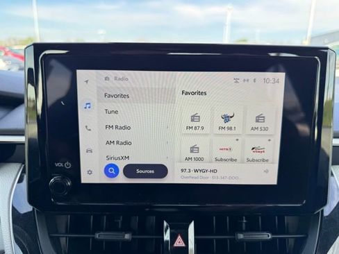 Used 2024 Toyota Corolla SE w/ SE Convenience Package image 17