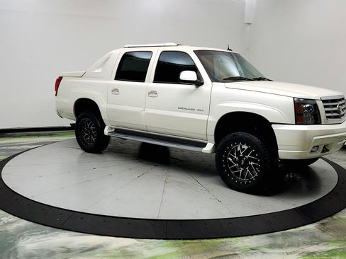 Used 2003 Cadillac Escalade EXT AWD/4WD image 3
