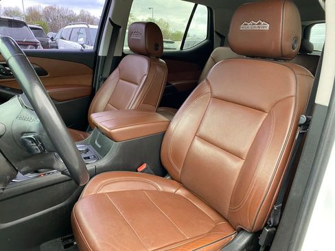 Used 2021 Chevrolet Traverse High Country image 17