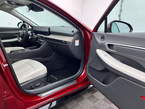Used 2024 Hyundai Sonata Limited FWD image 31