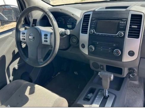 Used 2018 Nissan Frontier S image 2