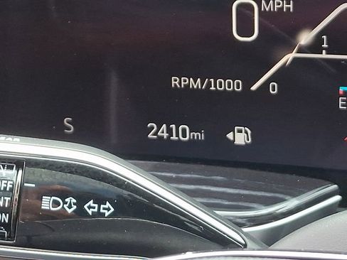 Certified 2025 Cadillac Escalade ESV Sport w/ LPO, Floor Liner Package image 20