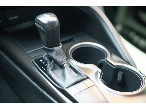 Used 2022 Toyota Camry SE FWD image 20