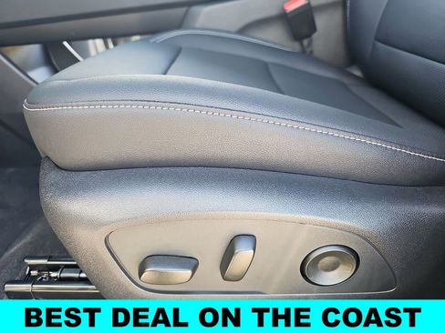 New 2026 Chevrolet Traverse LT w/ Sun and Wheel Package FWD image 31