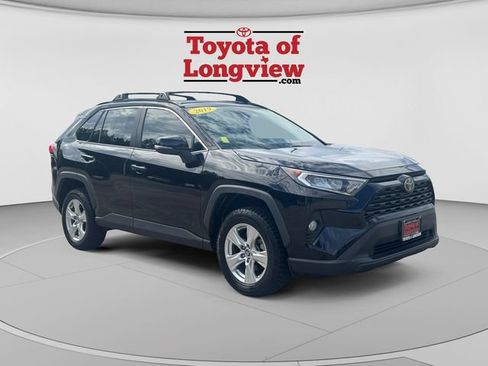 Used 2019 Toyota RAV4 XLE w/ Convenience Package FWD image 7