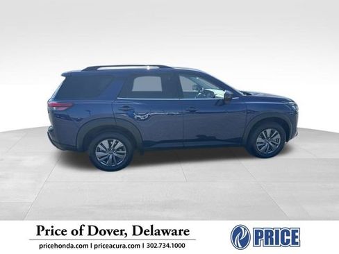 Used 2025 Nissan Pathfinder SV AWD/4WD image 1