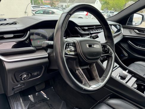 Used 2022 Jeep Grand Cherokee L Overland w/ Luxury Tech Group IV AWD/4WD image 21