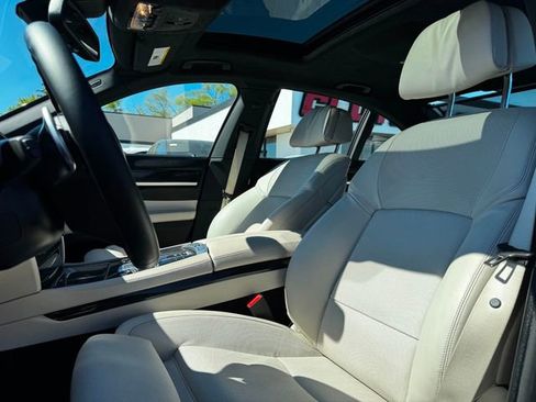Used 2014 BMW 750i RWD image 20
