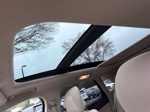 Used 2018 Lincoln MKC Reserve image 12