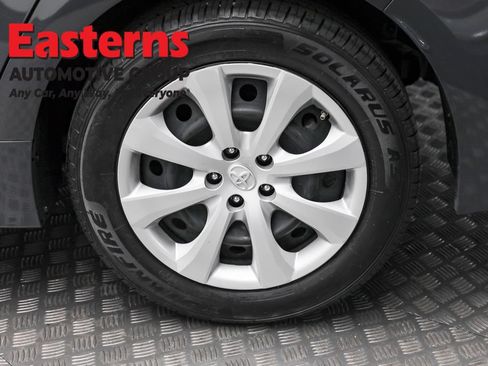 Used 2023 Toyota Corolla LE w/ Carpet Mat Package (TMS) FWD image 8