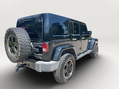 Used 2012 Jeep Wrangler Unlimited Sahara image 2