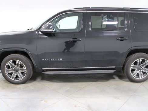 Used 2024 Jeep Wagoneer Series II image 6