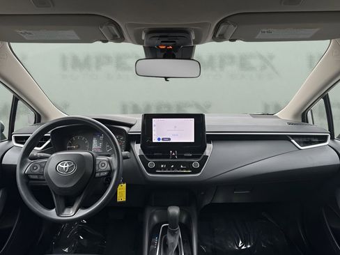 Used 2025 Toyota Corolla LE image 11